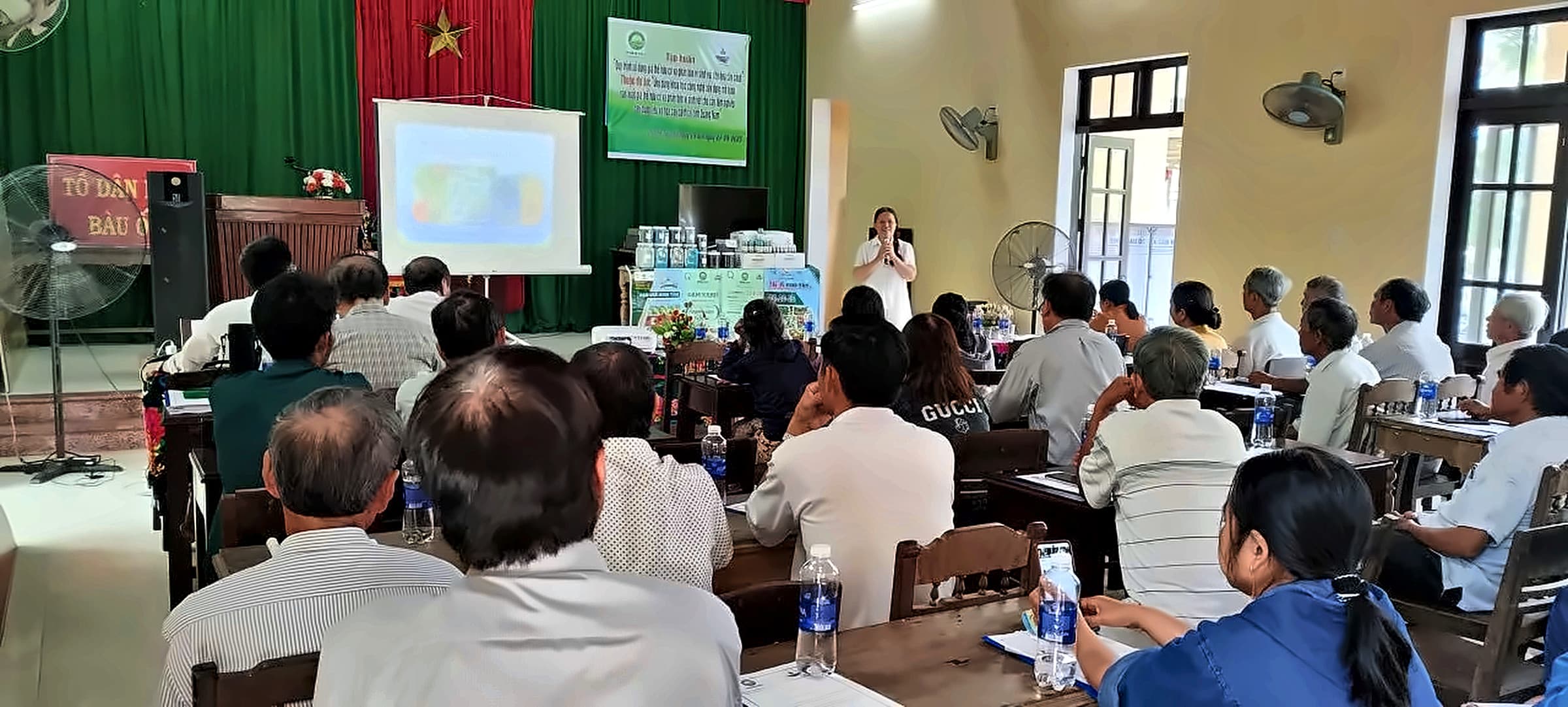 Minh Tâm đồng hành cùng bà con nông dân qua các buổi tập huấn kỹ thuật